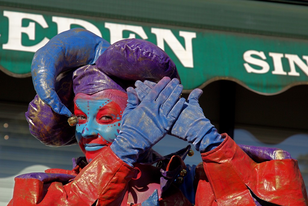 living statue levend standbeeld evenement event festival festiviteit kunst art straatkunst streetart artiest beeld beeldhouwwerk sculpture sculptuur